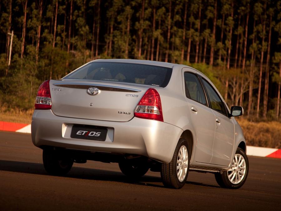  Toyota Etios Sedan 2012 года  (BR) (фото 5 из 6)